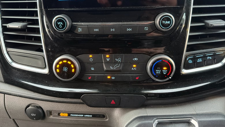 Ford Transit Custom 280 L1 Diesel Fwd 2.0 EcoBlue 130ps Low Roof Limited Van Auto